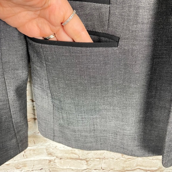 Express Gray Fitted Blazer Sz 4 Lined One Button Pockets Jacket Career - Picture 3 of 8